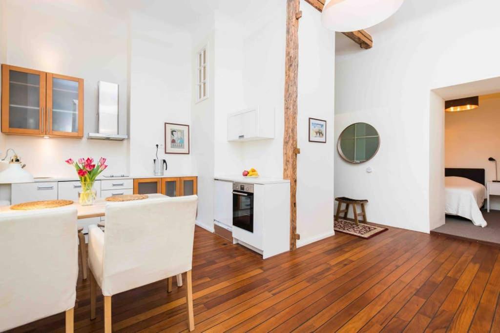 Best Location, Beautiful And Quiet Old Town Apt. Tallinn Exterior foto