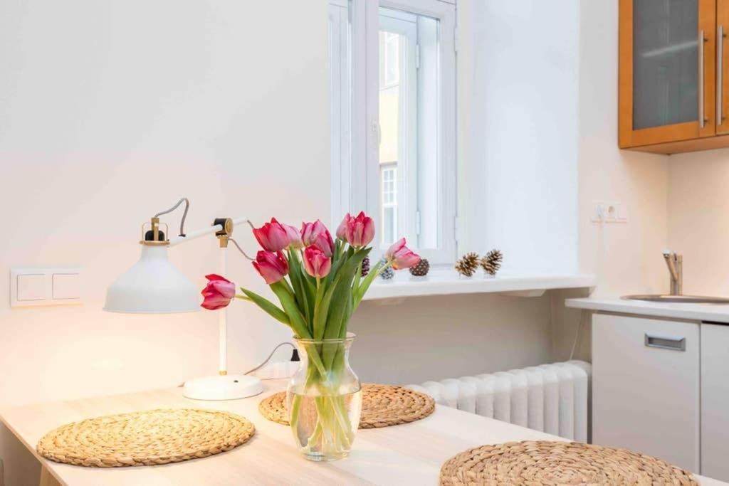 Best Location, Beautiful And Quiet Old Town Apt. Tallinn Exterior foto